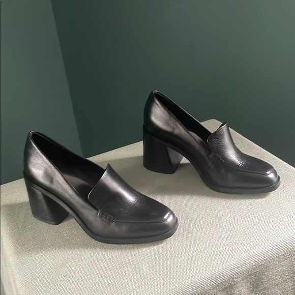 Vince Camuto Black leather shoes with Polished Finish - Picture 1 of 7